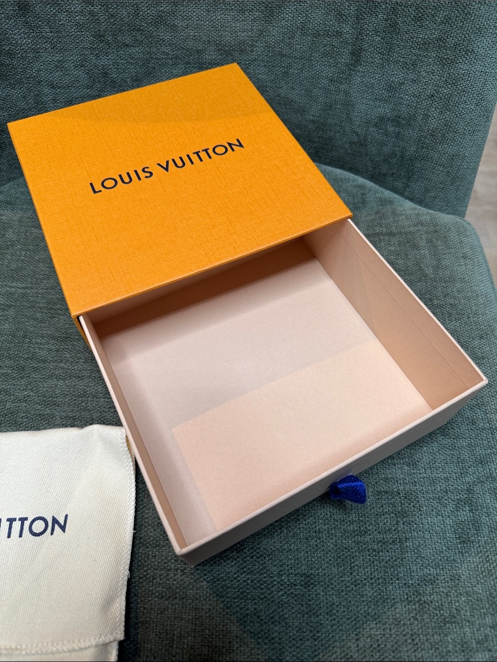 Louis Vuitton Accessory Box - Picture 3 of 8